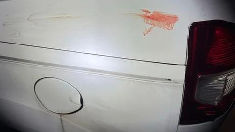 Hanau’da araba ve evlerin üzerine insan kanı sürüldü!, © © Polizei Südosthessen Hanau’da araba ve evlerin üzerine insan kanı sürüldü!, © © Polizei Südosthessen