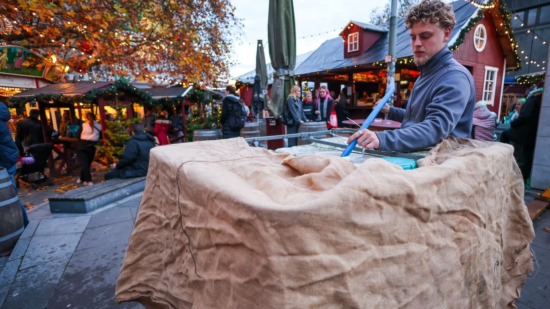 Kentler Yük Altında: Noel Pazarlarında Güvenlik Maliyeti Artıyor!, © Christian Charisius/dpa Kentler Yük Altında: Noel Pazarlarında Güvenlik Maliyeti Artıyor!, © Christian Charisius/dpa