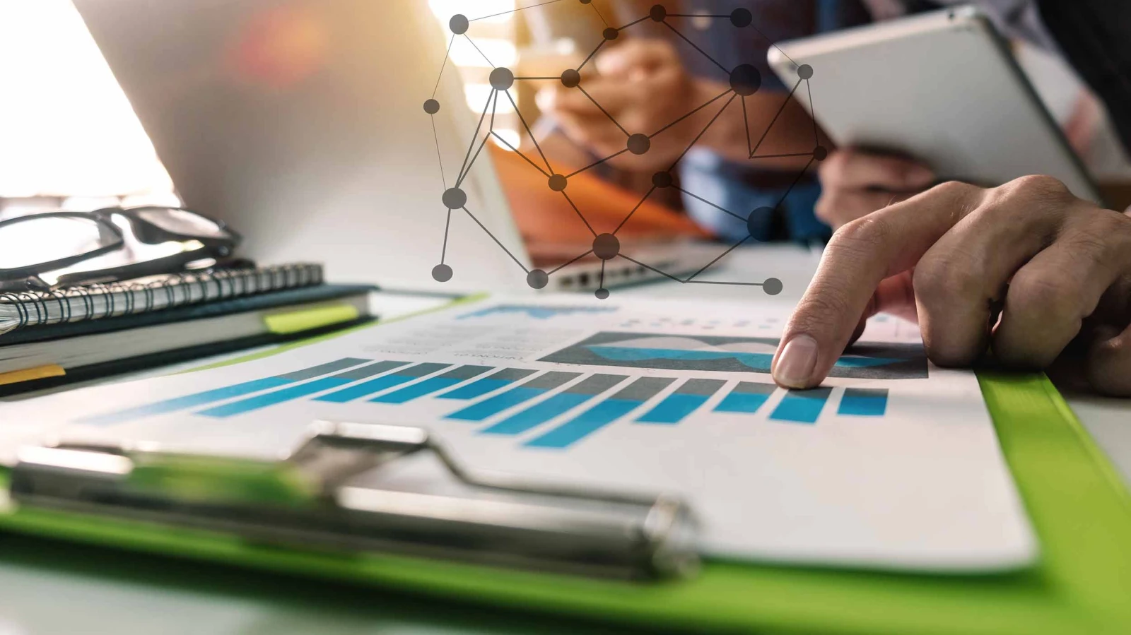 Wir suchen Unterstützung: Mediaberater (m/w/d) in Vollzeit, © Shutterstock Wir suchen Unterstützung: Mediaberater (m/w/d) in Vollzeit, © Shutterstock