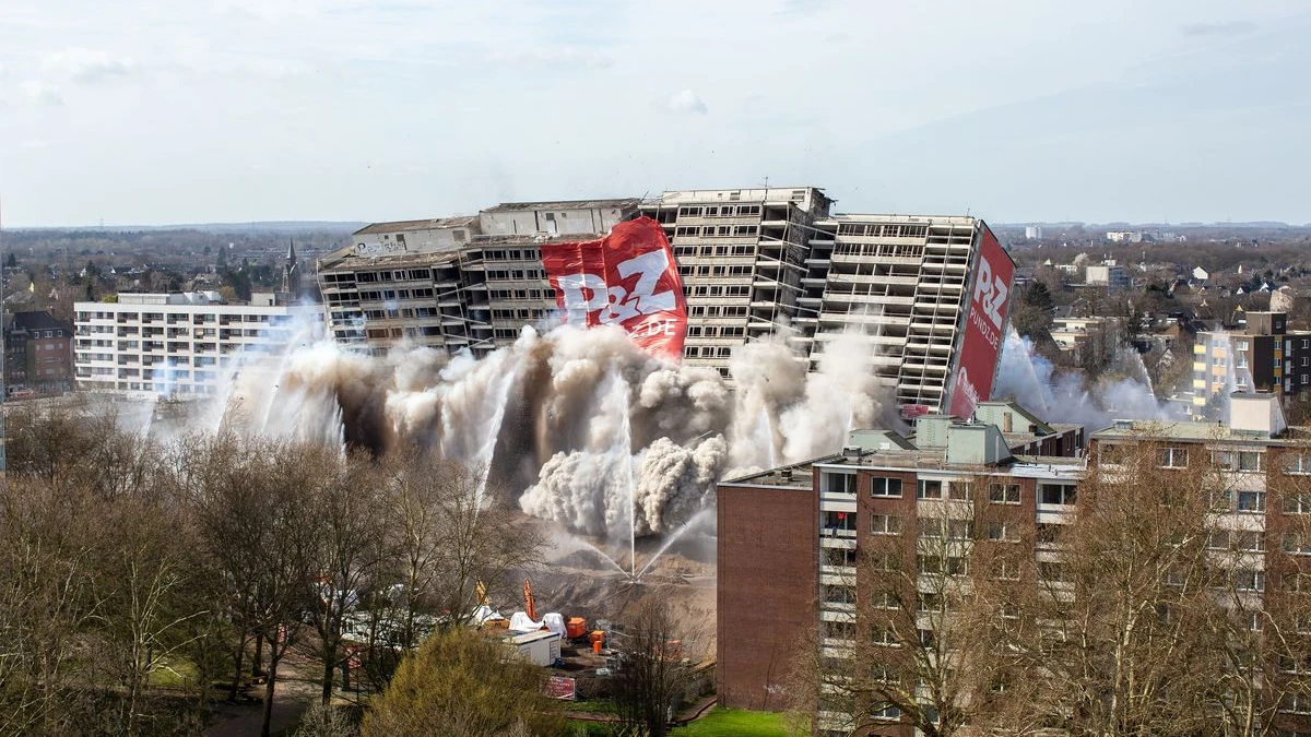 Duisburg’da “Beyaz Dev” Yıkımı İçin Geri Sayım Başladı, © Christoph Reichwein/dpa Duisburg’da “Beyaz Dev” Yıkımı İçin Geri Sayım Başladı, © Christoph Reichwein/dpa