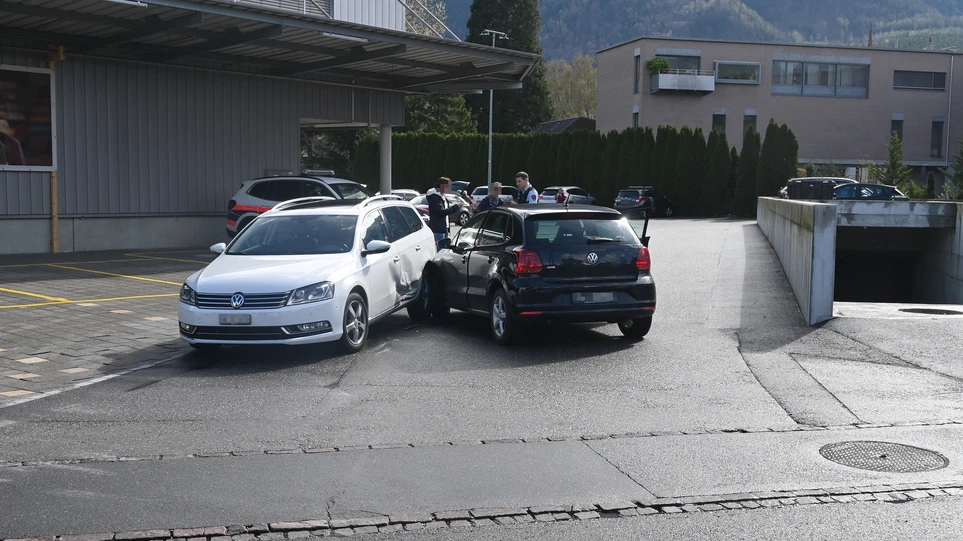 Sachschaden bei Kollision, © Landespolizei Liechtenstein Sachschaden bei Kollision, © Landespolizei Liechtenstein