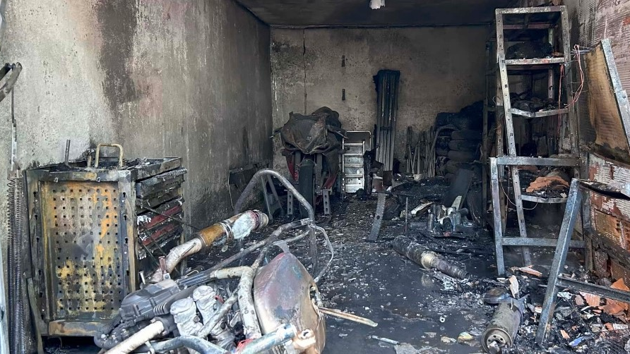 Garagenbrand durch Umschütten von Benzin, © Kantonspolizei St. Gallen 