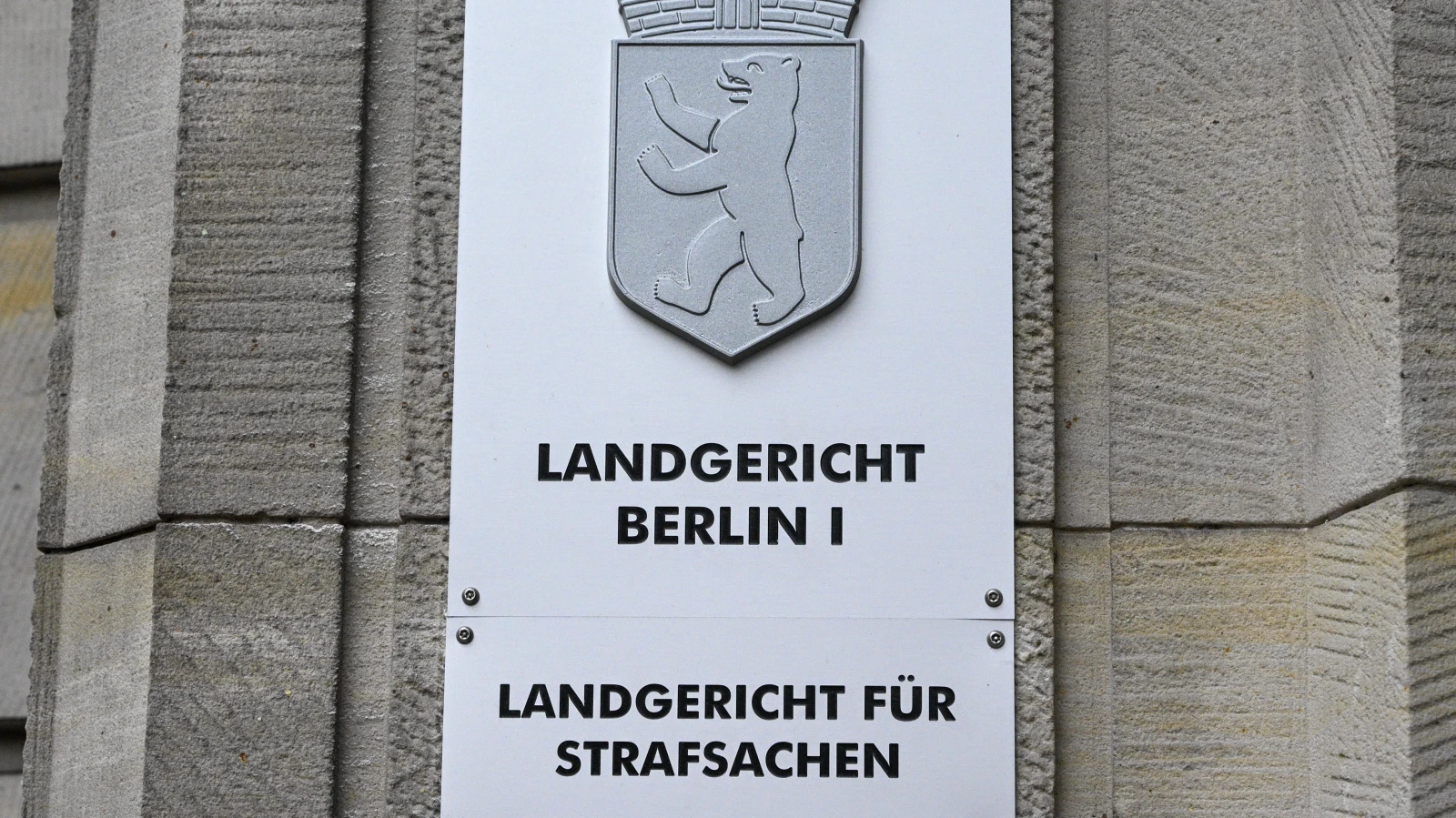 Yahudi Öğrenciye Saldırı Davasında Zanlı Özür Diledi!, © dpa Yahudi Öğrenciye Saldırı Davasında Zanlı Özür Diledi!, © dpa