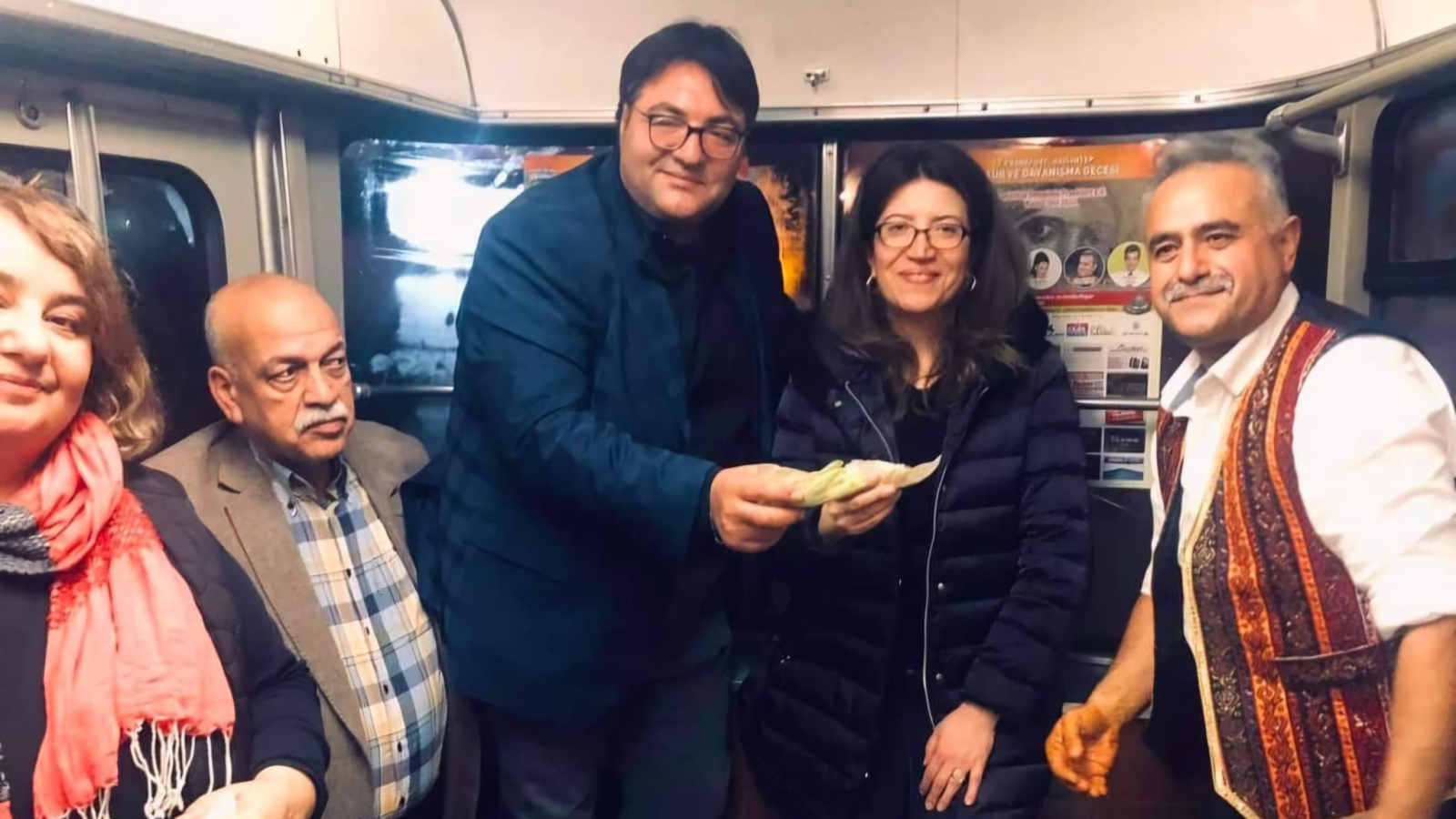 Tramvay ’da Çiğ Köfte, Baklava ve Şenlik Vardı, © Gaziantep Derneği