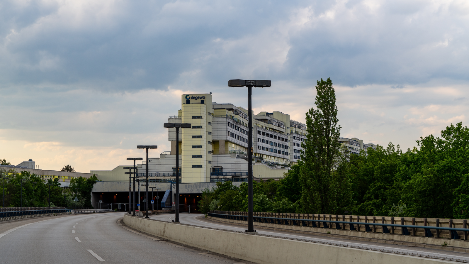 Breitenbachplatz üzerindeki otoyol köprüsü yıkımı yakında!, © shutterstock