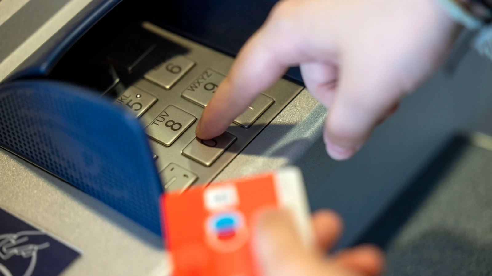 Hamburg’da Belediye Çalışanlarına Yeni Ek Ödenek Anlaşması, © dpa Hamburg’da Belediye Çalışanlarına Yeni Ek Ödenek Anlaşması, © dpa