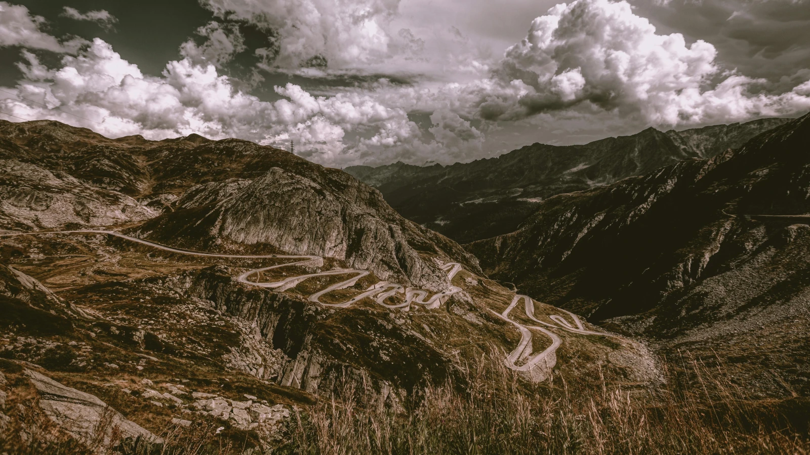 Gotthard Pass Stau Strasse Alpenpass, © Image Hunter Gotthard Pass Stau Strasse Alpenpass, © Image Hunter