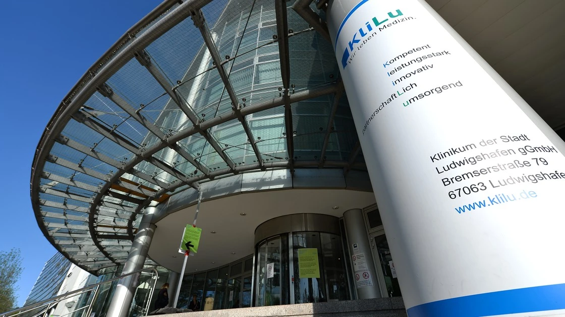 Ludwigshafen Kliniği’nde 'Organ Nakli ve Bağışı' Üzerine Bilgilendirme Etkinliği, © Klinikum Ludwigshafen Ludwigshafen Kliniği’nde 'Organ Nakli ve Bağışı' Üzerine Bilgilendirme Etkinliği, © Klinikum Ludwigshafen