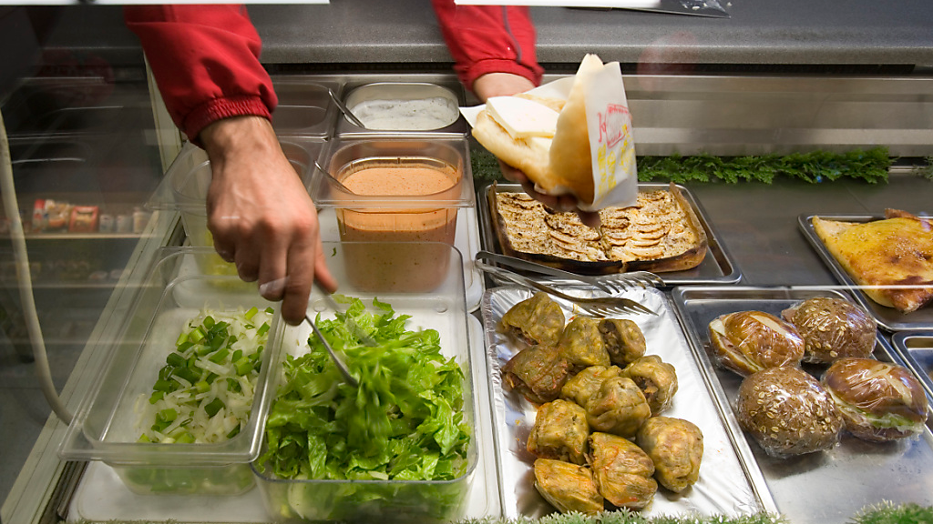 Verdorbenes Frittieröl bei 8,5 Prozent der Lebensmittelbetriebe, © Keystone/SDA