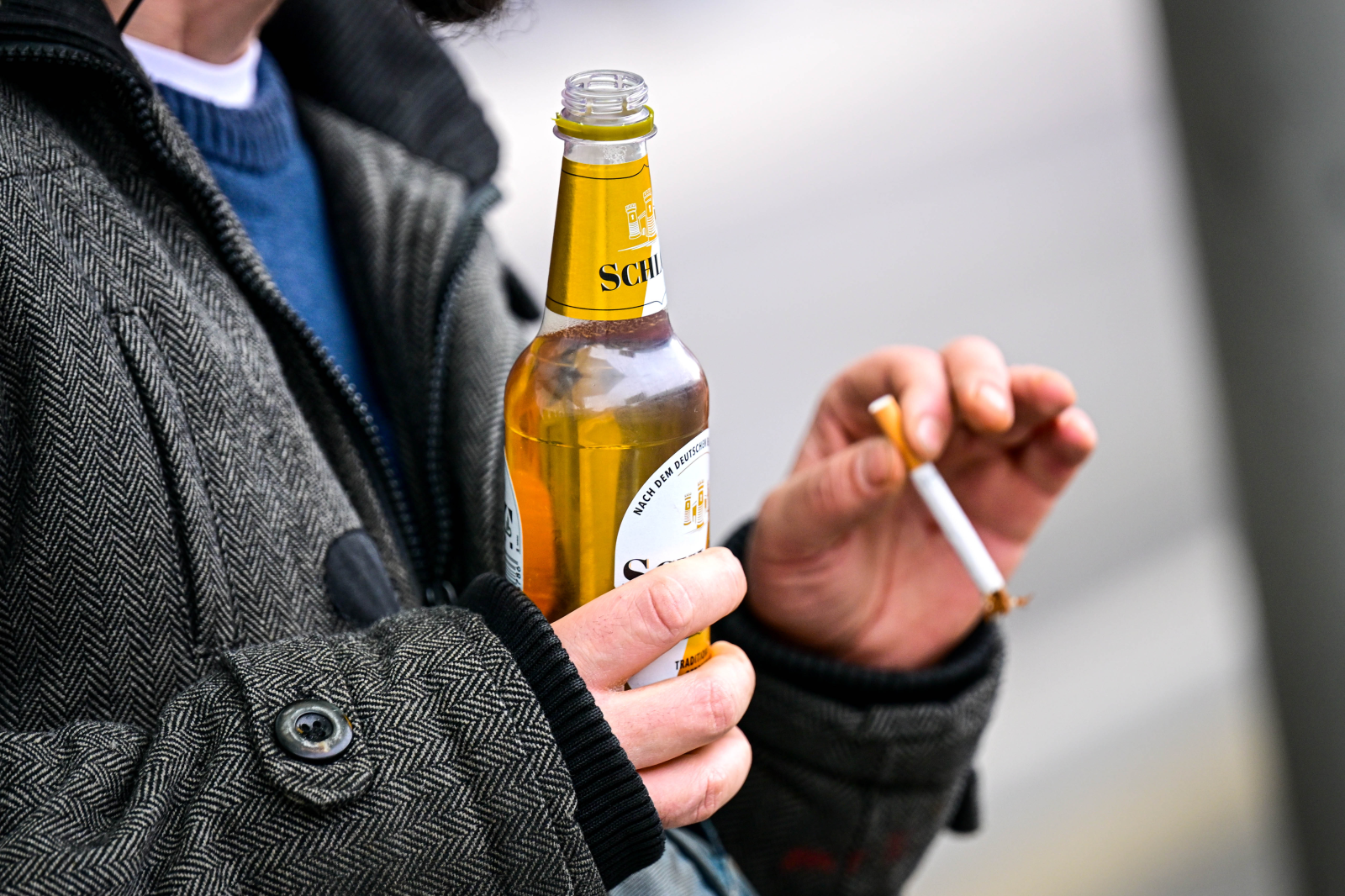 Bremen Hauptbahnhof'ta Alkol Yasağı Başladı: Yolculara Uyarı, Güvenlik İçin Yeni Adım, © Sina Schuldt/dpa