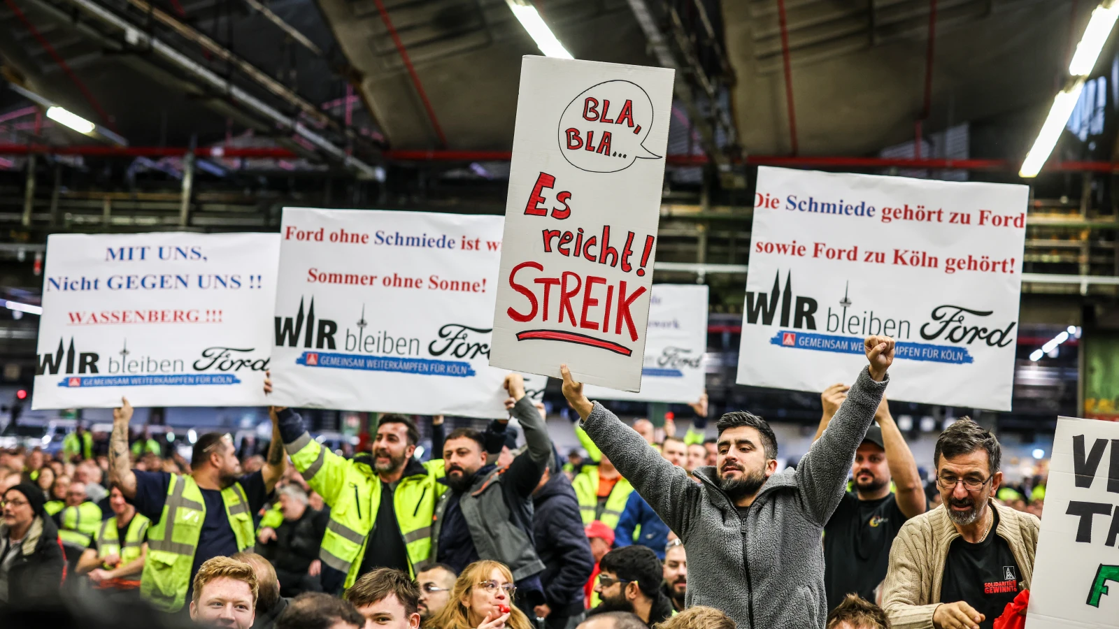 Ford Köln’de Kriz Derinleşiyor: İşçiler Süresiz Greve Gidiyor, © Christoph Reichwein/dpaChristoph Reichwein/dpa Ford Köln’de Kriz Derinleşiyor: İşçiler Süresiz Greve Gidiyor, © Christoph Reichwein/dpaChristoph Reichwein/dpa