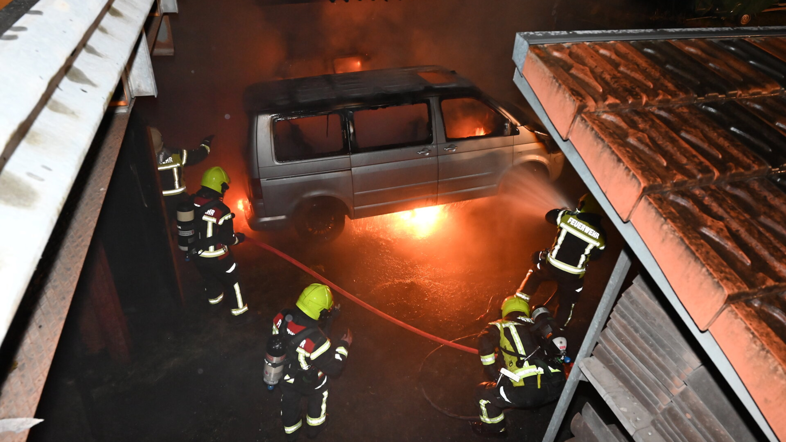 Autobrand in Unterterzen mit Zeugenaufruf, © Kantonspolizei St. Gallen