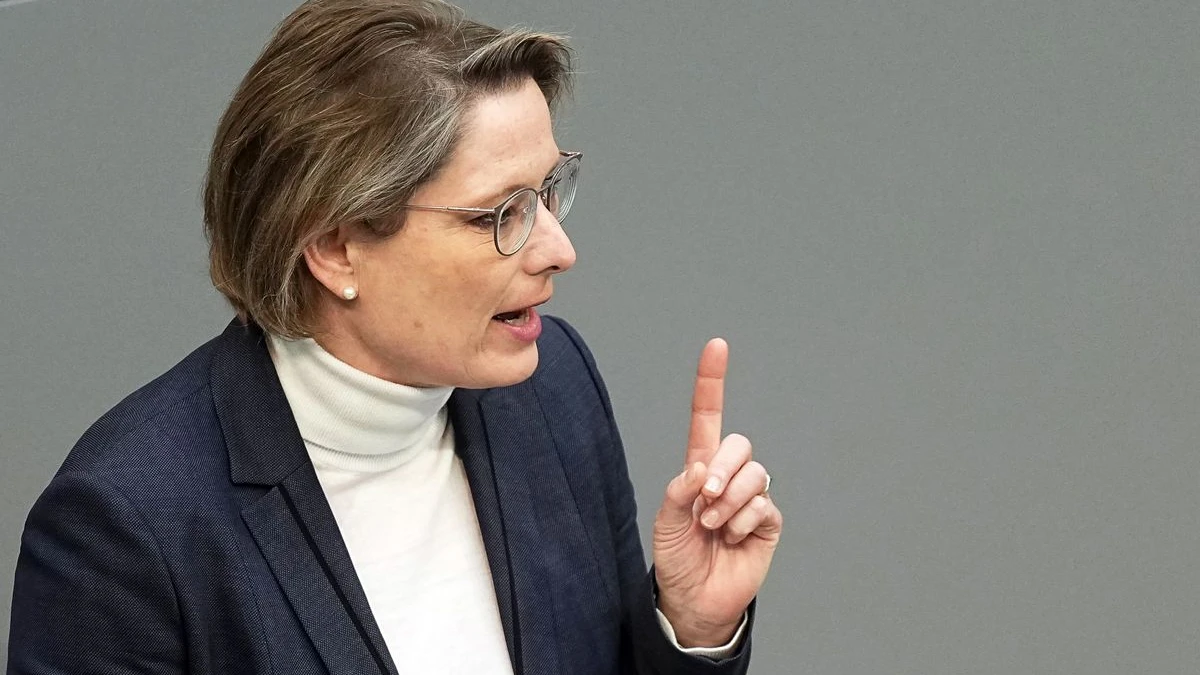 Adalet Bakanı Hubig’den Sert Adım: Doktor ve Polise Saldırıya Daha Ağır Ceza Geliyor, © Michael Kappeler/dpa Adalet Bakanı Hubig’den Sert Adım: Doktor ve Polise Saldırıya Daha Ağır Ceza Geliyor, © Michael Kappeler/dpa