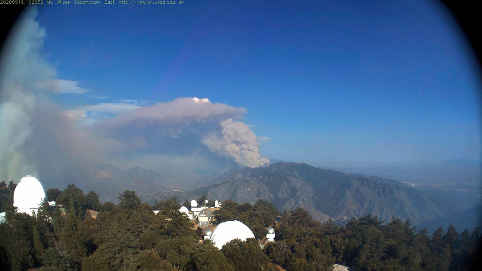 Waldbrand in Kalifornien zerstört zahlreiche Häuser, © Keystone / AP HPWREN / AltertWildfire