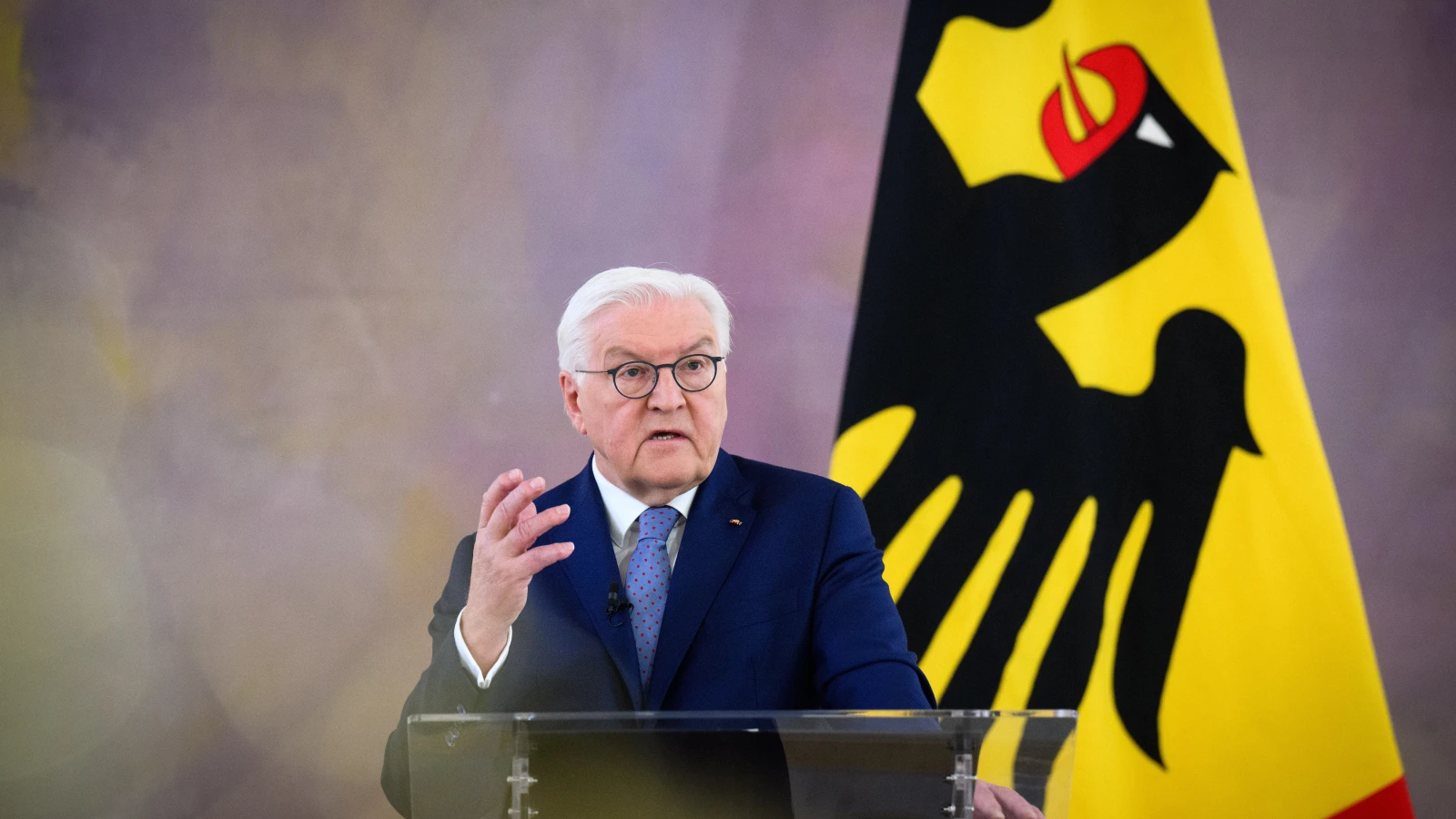 Cumhurbaşkanı Steinmeier'in Geçici Çalışma Ofisi Hessen Stadtallendorf'da!, © Bernd von Jutrczenka/dpa Cumhurbaşkanı Steinmeier'in Geçici Çalışma Ofisi Hessen Stadtallendorf'da!, © Bernd von Jutrczenka/dpa