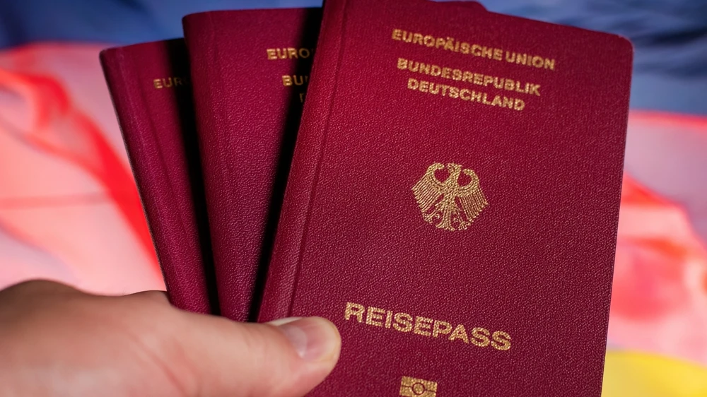 Almanya, en değerli pasaportlar listesinde birinci oldu ve diğer beş ülke ile liderliği paylaştı!, © shutterstock Almanya, en değerli pasaportlar listesinde birinci oldu ve diğer beş ülke ile liderliği paylaştı!, © shutterstock