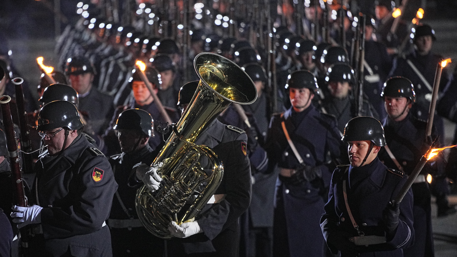 Olaf Scholz’a Büyük Veda Töreni!, © Michael Kappeler/dpa