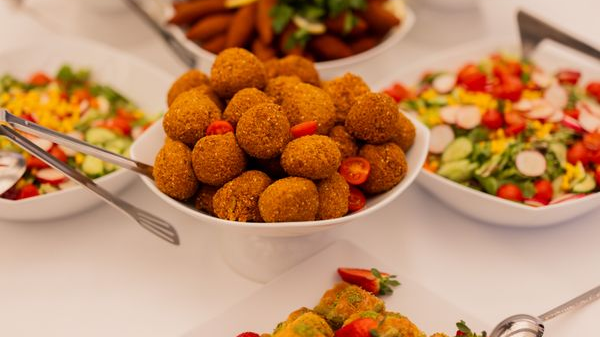 Köln Keupstraße’de 5 Bin Kişilik İftar!, © Rolf Vennenbernd/dpa