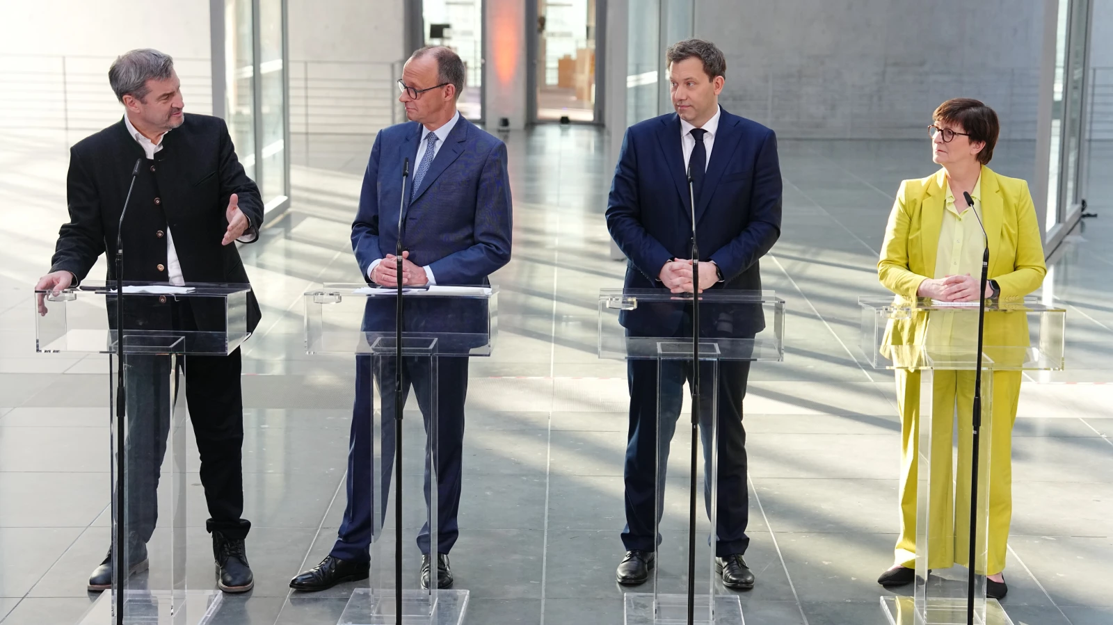 Koalisyon Görüşmeleri Nasıl Gidiyor? Gözler Bugünkü Raporlarda, © Foto: Michael Kappeler/dpa Koalisyon Görüşmeleri Nasıl Gidiyor? Gözler Bugünkü Raporlarda, © Foto: Michael Kappeler/dpa