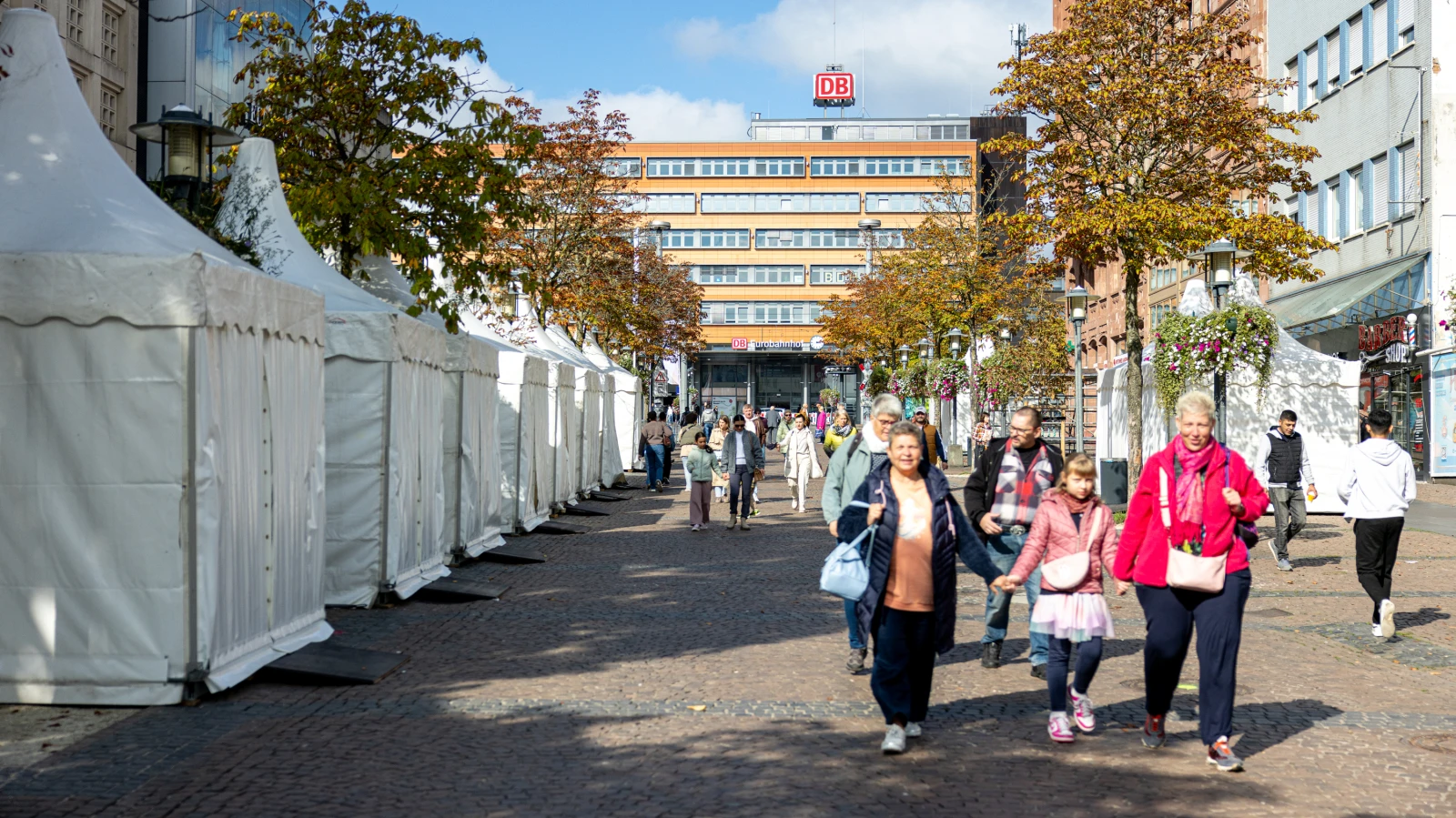 3 Ekim Birlik Günü kutlamaları Saarbrücken’de: Merz ve Macron konuşacak, © Laszlo Pinter/dpa 3 Ekim Birlik Günü kutlamaları Saarbrücken’de: Merz ve Macron konuşacak, © Laszlo Pinter/dpa