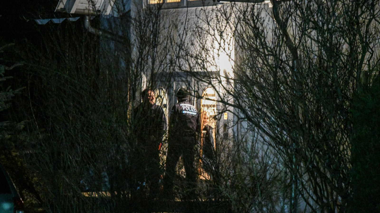 İki Kişiyi Öldüren Bir Kişiyi Yaralayan Şüpheli Saldırgan Yakalandı!, © dpa