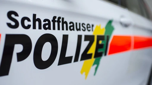 Polizeigrosseinsatz beim Schulhaus Gräfler, © Symbolbild Polizeigrosseinsatz beim Schulhaus Gräfler, © Symbolbild