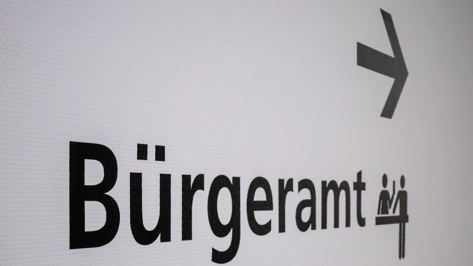 Köln’de Vatandaşlık Başvurularında Kriz: Bekleme Süresi 16 Ayı Aştı, © dpa Köln’de Vatandaşlık Başvurularında Kriz: Bekleme Süresi 16 Ayı Aştı, © dpa