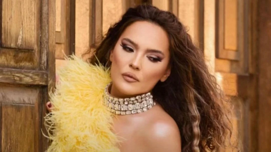 Demet Akalın’ın “D-Pop” albümünden iki yeni şarkı daha müzikseverlerle buluştu!, © Demet Akalın resmi instagram hesabi Demet Akalın’ın “D-Pop” albümünden iki yeni şarkı daha müzikseverlerle buluştu!, © Demet Akalın resmi instagram hesabi