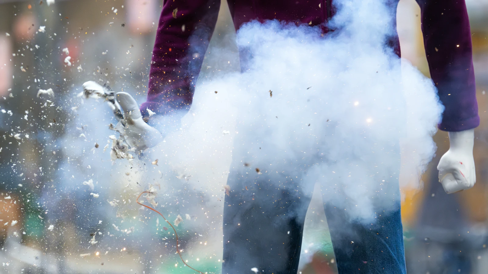 Berlin polisi yılbaşı öncesi uyardı: “Kugelbombe havai fişek bombaları ölümcül tehlike oluşturuyor”, © Soeren Stache/dpa Berlin polisi yılbaşı öncesi uyardı: “Kugelbombe havai fişek bombaları ölümcül tehlike oluşturuyor”, © Soeren Stache/dpa