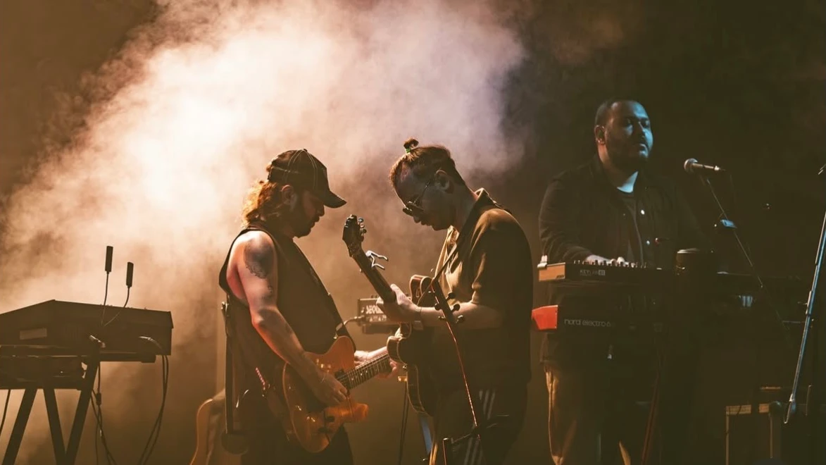 Alternatif Pop’un Güçlü İsmi Yüzyüzeyken Konuşuruz Almanya Turnesine Çıkıyor, © yuzyuzeykenkonusuruz / instagram Alternatif Pop’un Güçlü İsmi Yüzyüzeyken Konuşuruz Almanya Turnesine Çıkıyor, © yuzyuzeykenkonusuruz / instagram