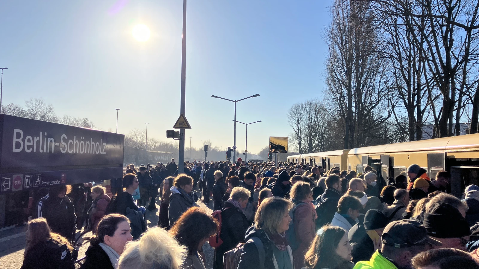 BVG Grevi: Berlin Trafiği Tıkandı, S-Bahnlar Dolup Taştı!, © Niklas Graeber/dpa BVG Grevi: Berlin Trafiği Tıkandı, S-Bahnlar Dolup Taştı!, © Niklas Graeber/dpa