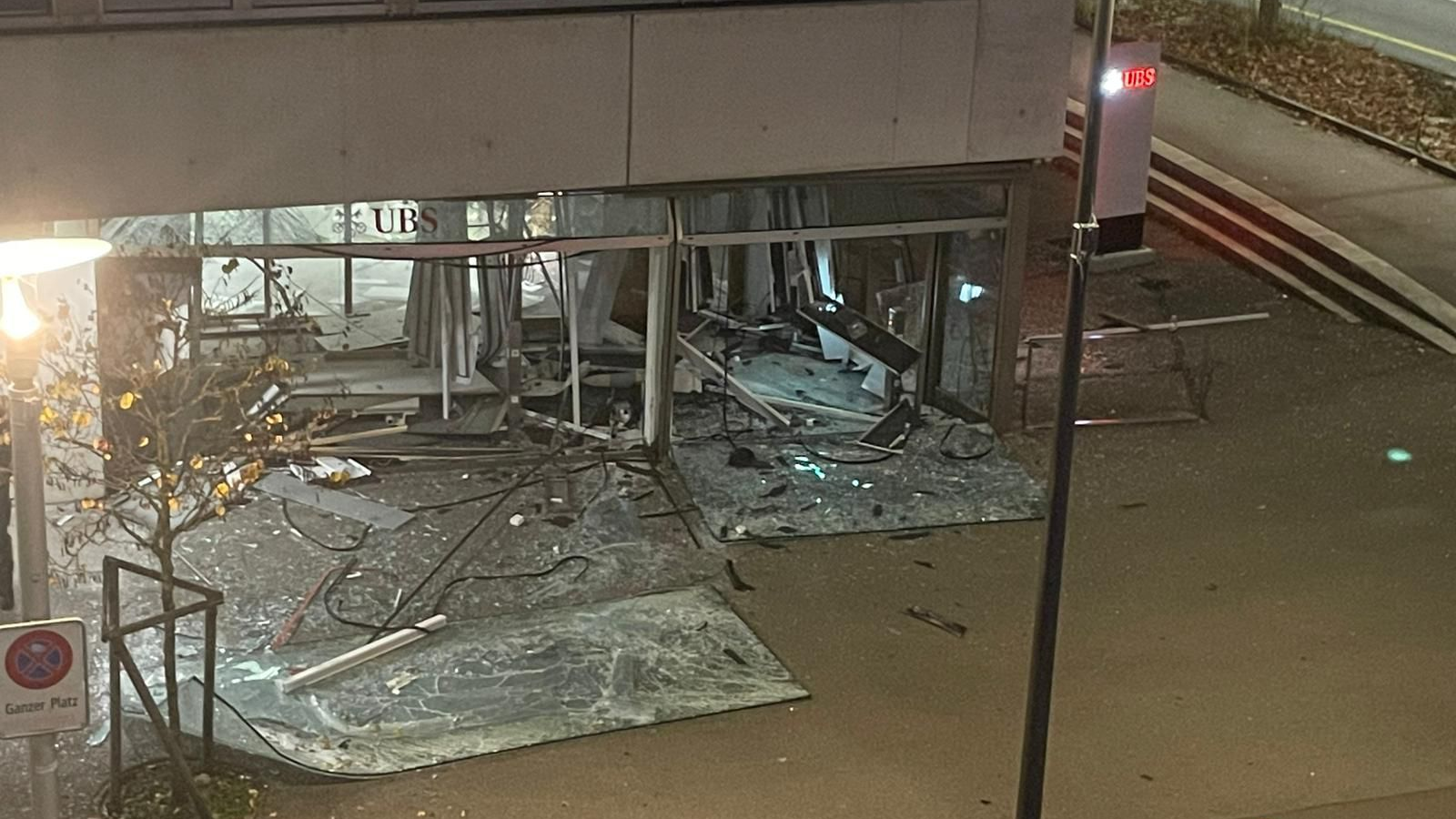 Bankomat in Laufen gesprengt, © zVg