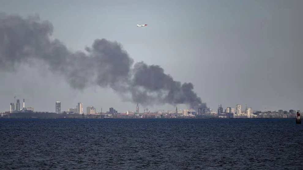 Ermittlungen nach Grossbrand in Kopenhagen, © IMAGO / TT Ermittlungen nach Grossbrand in Kopenhagen, © IMAGO / TT