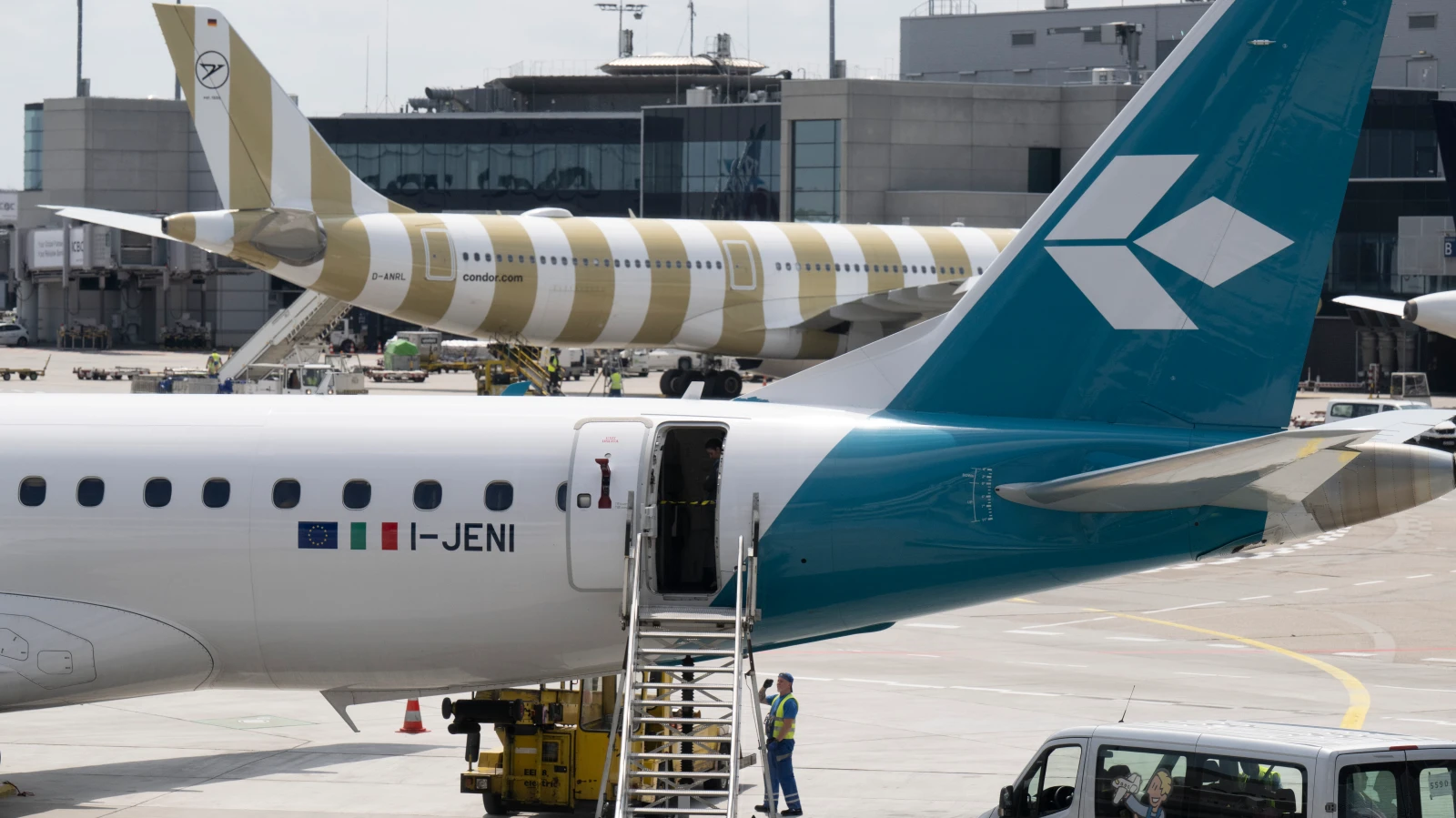 Almanya, İsrail ve İran’dan Vatandaşlarını Geri Getiriyor!, © Boris Roessler/dpa Almanya, İsrail ve İran’dan Vatandaşlarını Geri Getiriyor!, © Boris Roessler/dpa
