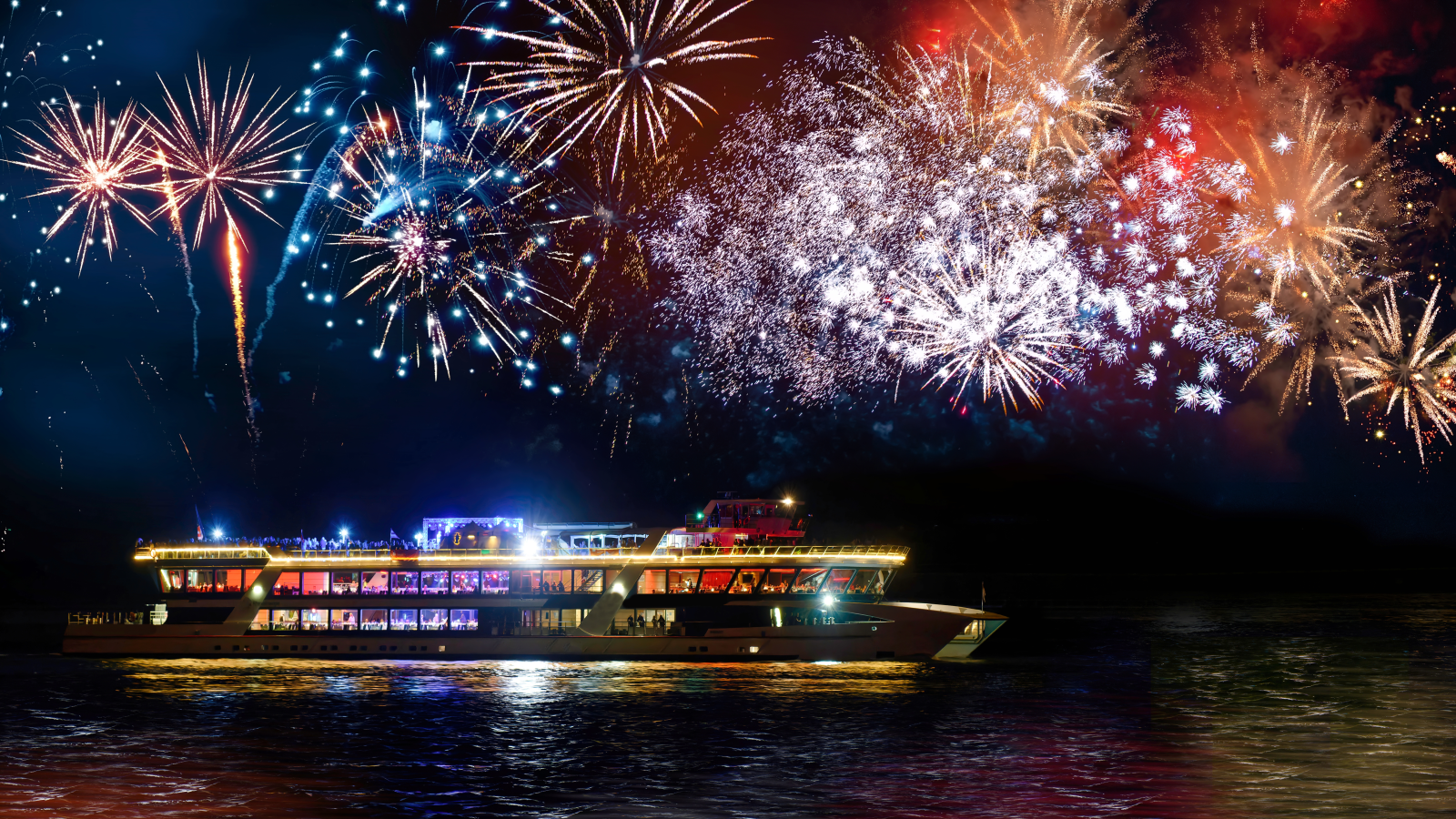 “Rhein in Flammen” Yoluna Devam Edecek, © shutterstock