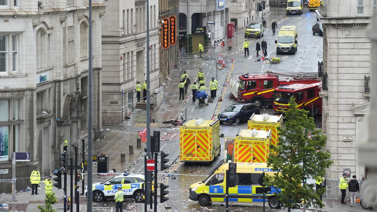 Liverpool’da Şampiyonluk Kutlamalarına Araç Daldı: 47 Yaralı!, © Danny Lawson/PA Wire/dpa