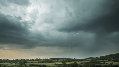 Şiddetli Fırtına Dalgası Etkili Oldu! Çatılar, Araçlar ve Elektrik Hatları Zarar Gördü, © shutterstock 