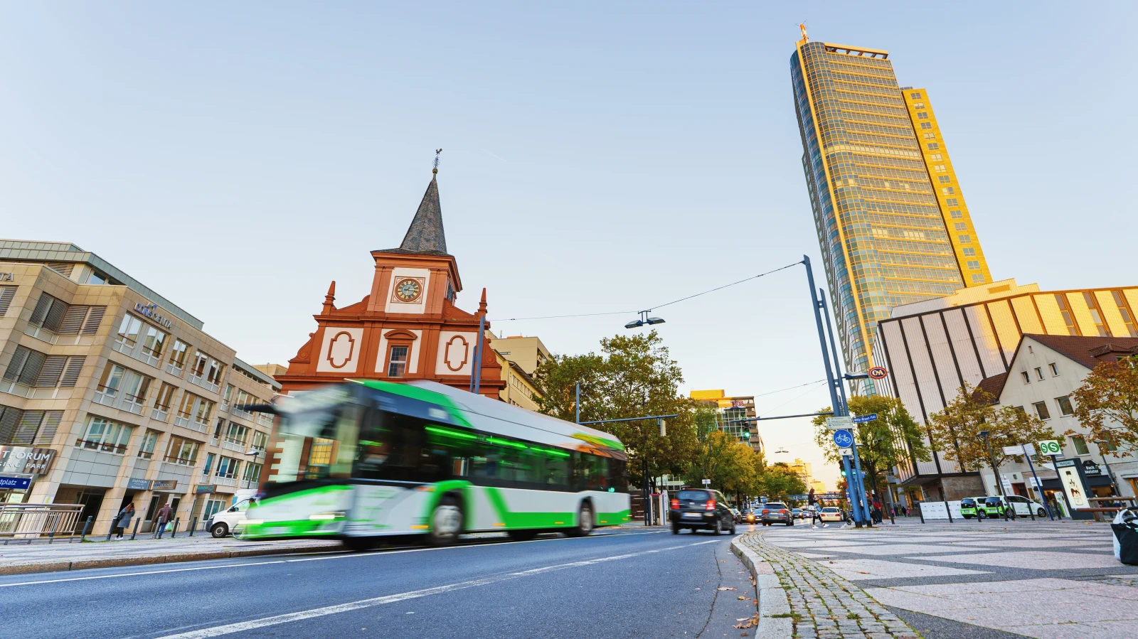 Offenbach’ta Sokak Sanatının Büyüsü: Uluslararası Tiyatro Festivali 2025, © shutterstock Offenbach’ta Sokak Sanatının Büyüsü: Uluslararası Tiyatro Festivali 2025, © shutterstock