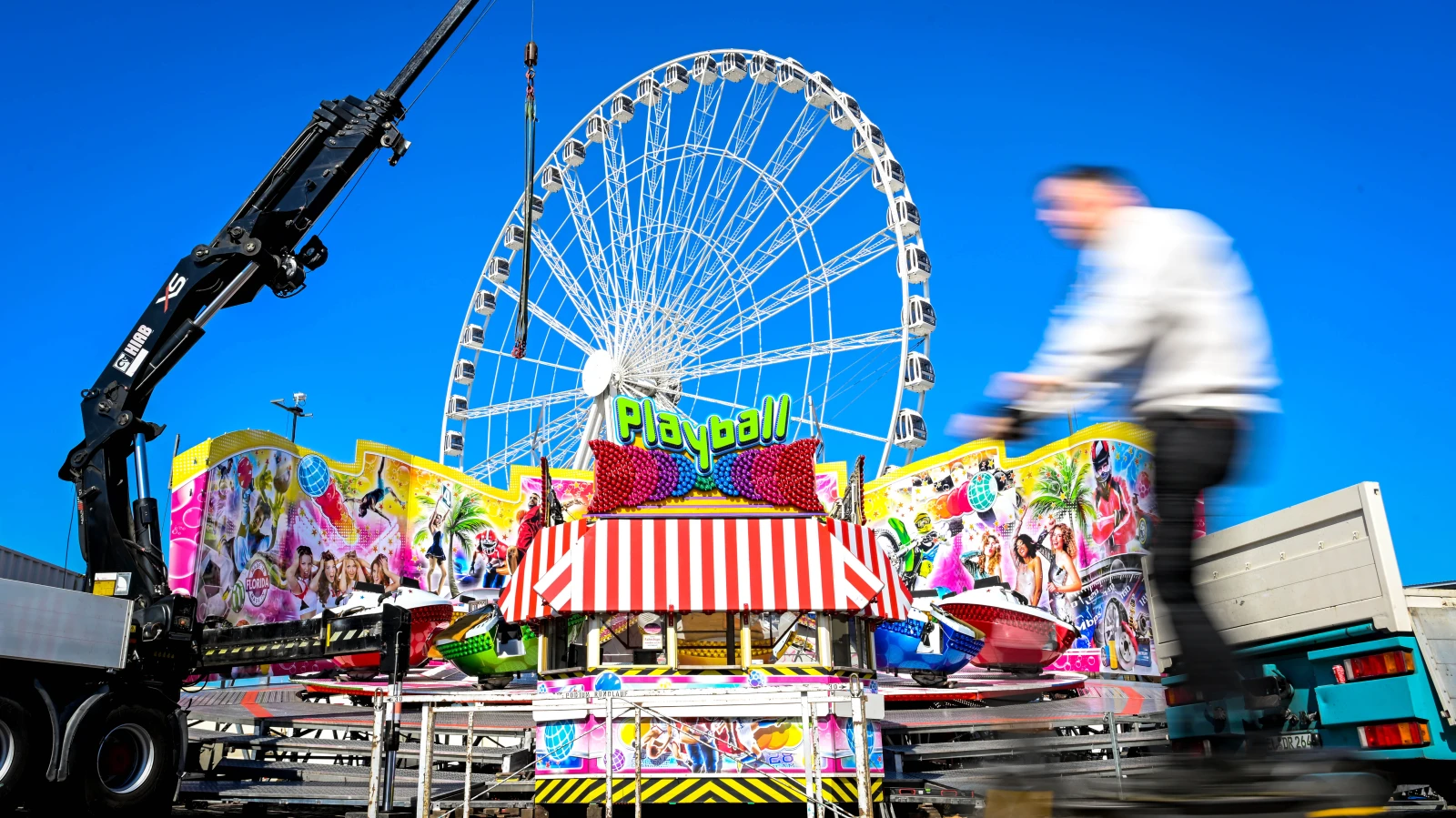 Bremen’de Şok: Riesenrad Montajı Sırasında Ölümcül Kaza!, © Sina Schuldt/dpa Bremen’de Şok: Riesenrad Montajı Sırasında Ölümcül Kaza!, © Sina Schuldt/dpa