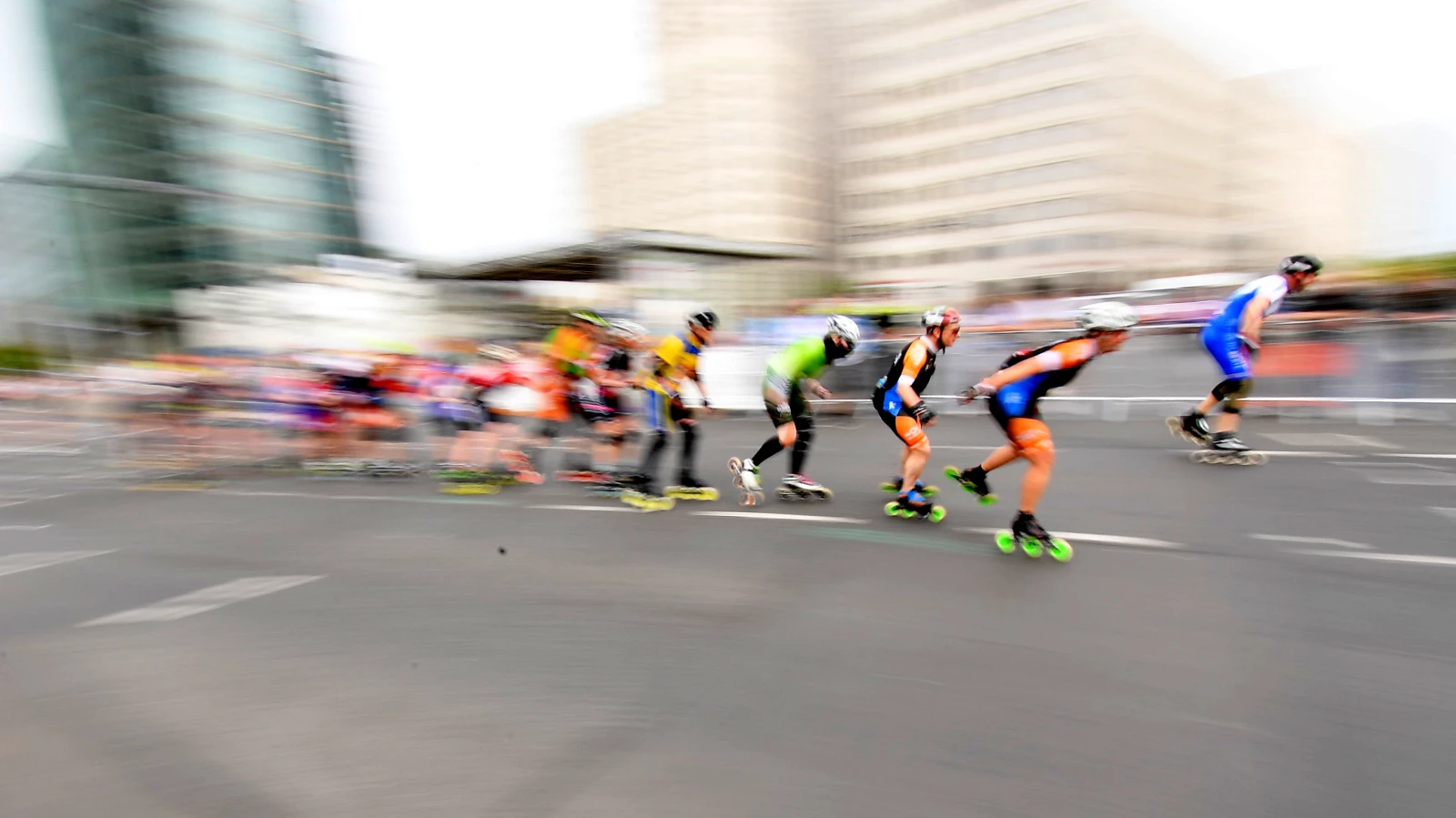 Berlin Yarı Maratonu Trafiği Etkileyecek: Hafta Sonu Geniş Kapsamlı Yol Kapanmaları, © Paul Zinken/dpa Berlin Yarı Maratonu Trafiği Etkileyecek: Hafta Sonu Geniş Kapsamlı Yol Kapanmaları, © Paul Zinken/dpa