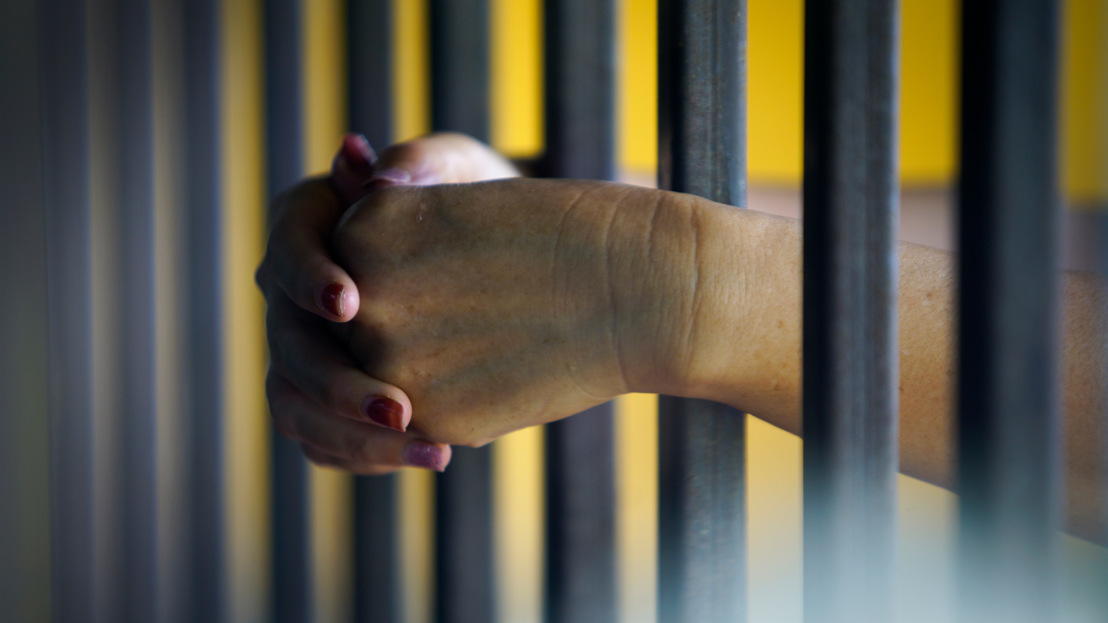 Frankfurt’ta Şoke Edici Cinayet Davası: Hapishaneye Girmek İçin Bir Adamı Öldürdü, © shutterstock