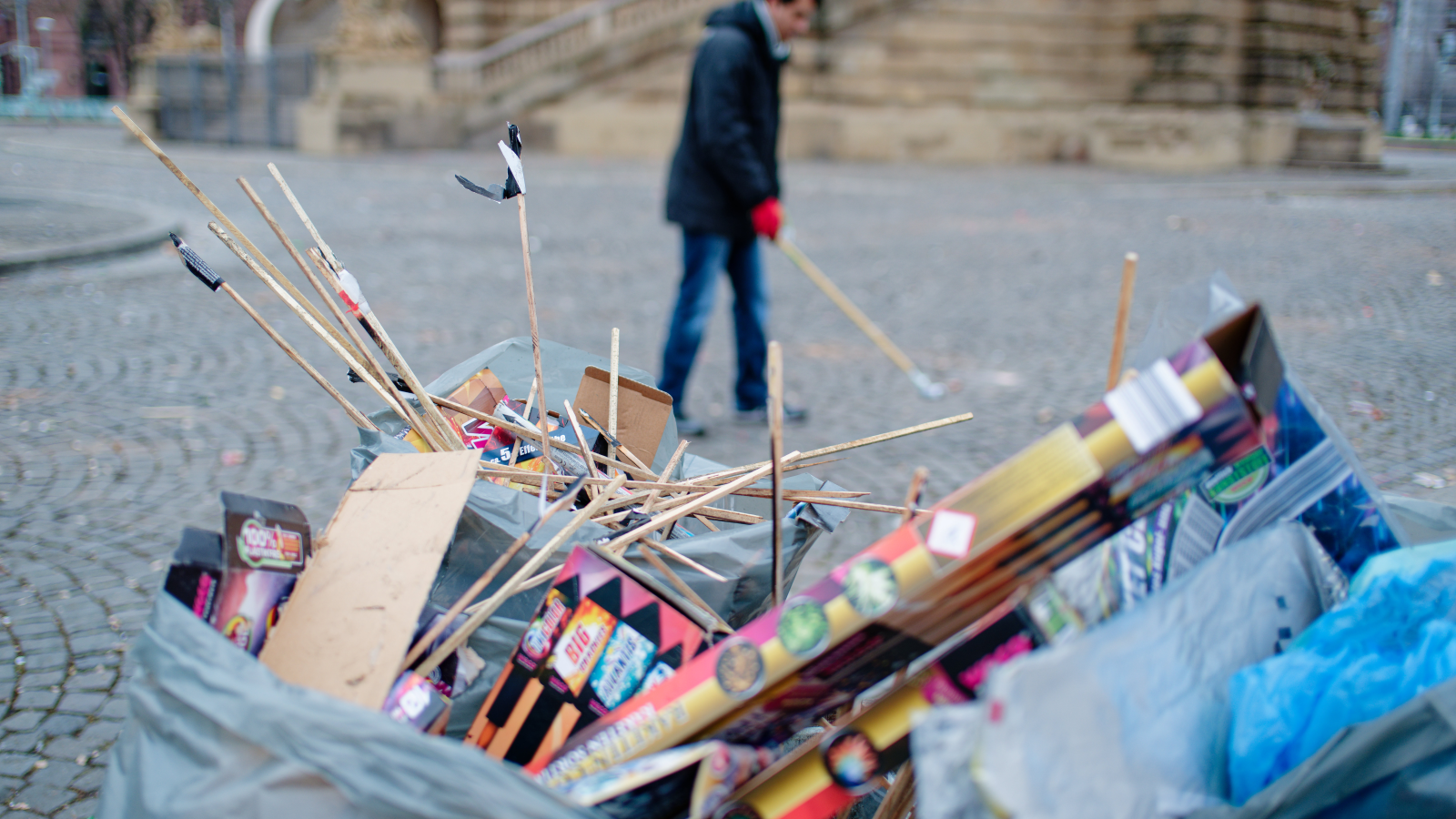 Hamburg’da Yılbaşı Sonrası 16 Ton Çöp Toplandı, © Uwe Anspach/dpa