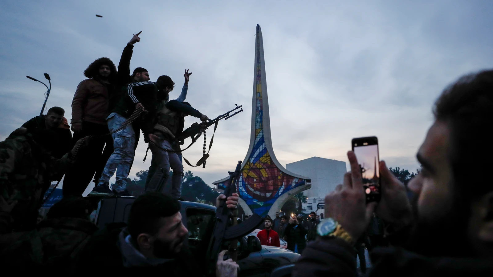 Syrischer Präsident Assad verlässt Damaskus, © KEYSTONE AP OMAR SANADIKI Syrischer Präsident Assad verlässt Damaskus, © KEYSTONE AP OMAR SANADIKI