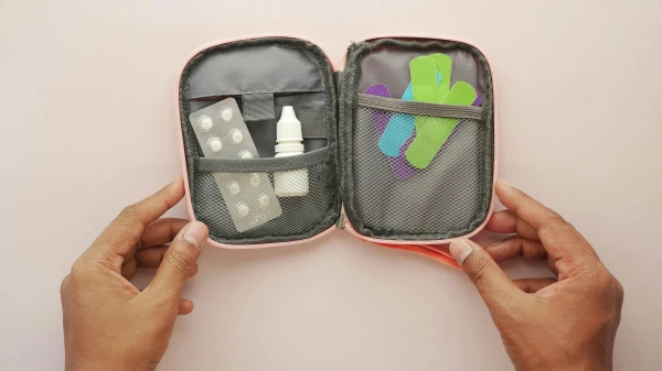 Was gehört alles in eine Reiseapotheke?, © Towfiqu barbhuiya Was gehört alles in eine Reiseapotheke?, © Towfiqu barbhuiya