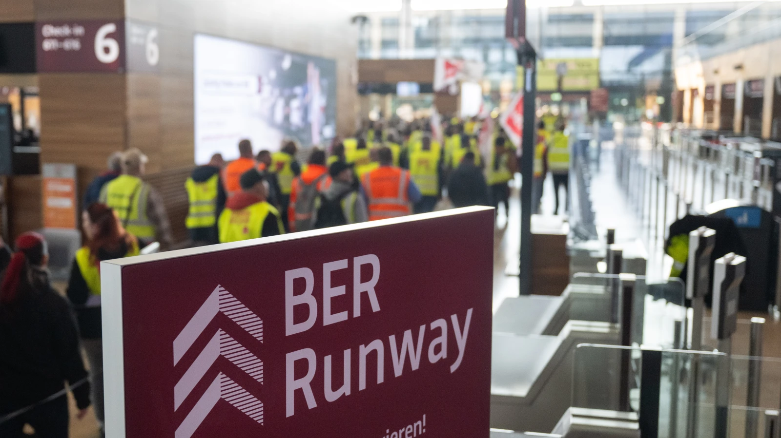 BER’de grev öncesi çağrı!, © dpa BER’de grev öncesi çağrı!, © dpa