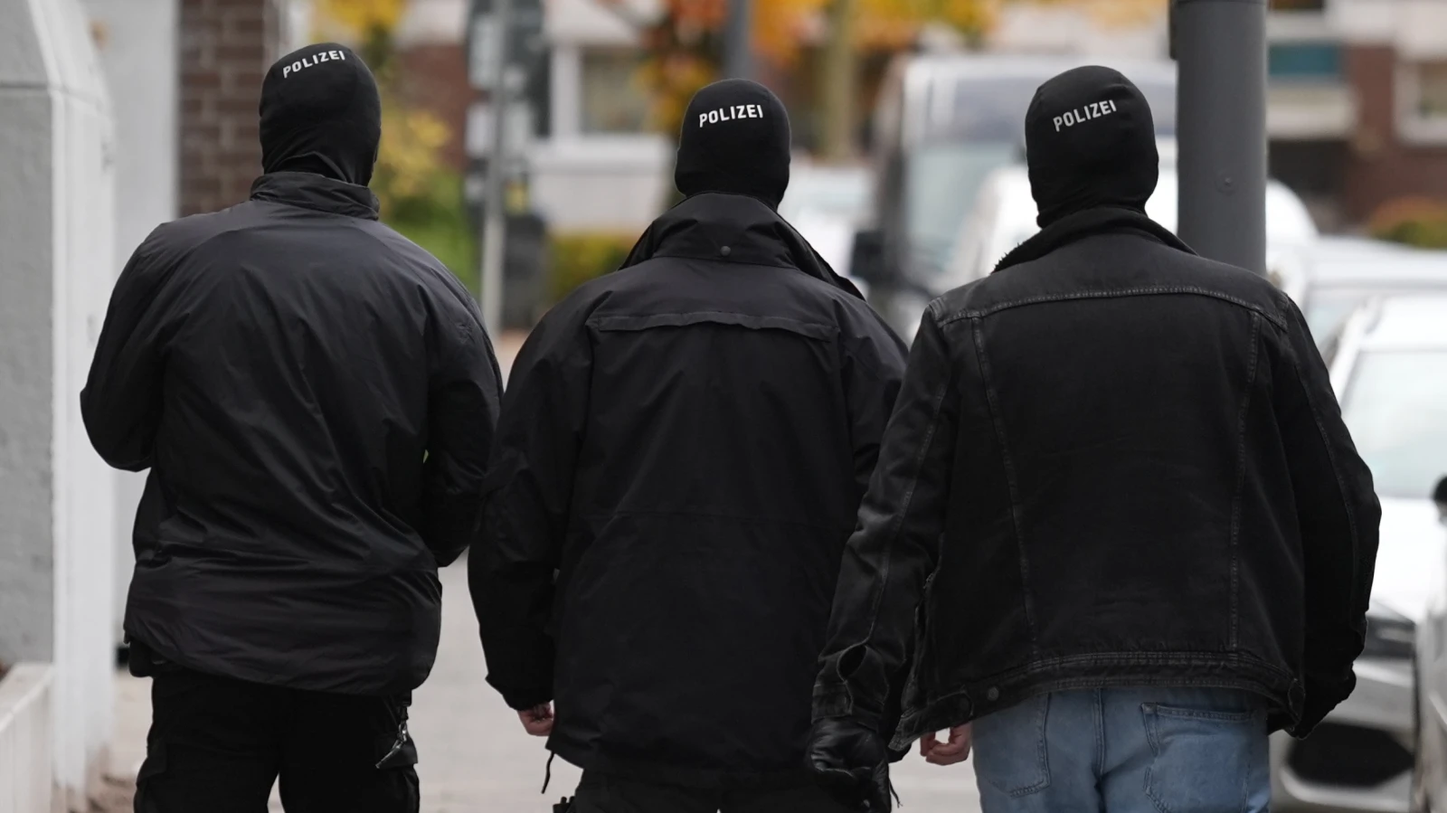 Delbrück ve Trier’de IŞİD Şüphelileri Tutuklandı!, © Marcus Brandt/dpa Delbrück ve Trier’de IŞİD Şüphelileri Tutuklandı!, © Marcus Brandt/dpa