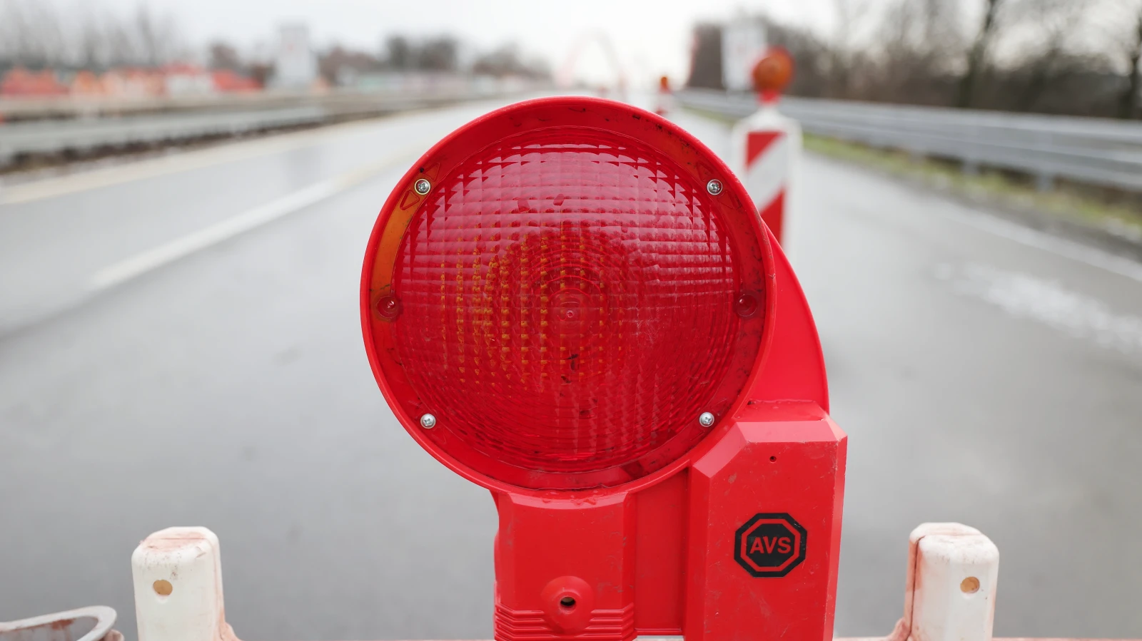 Rüsselsheim Kavşağında Köprü Yıkımı Sonrası A67’de Uzayan Kapanma!, © David Young/dpa Rüsselsheim Kavşağında Köprü Yıkımı Sonrası A67’de Uzayan Kapanma!, © David Young/dpa