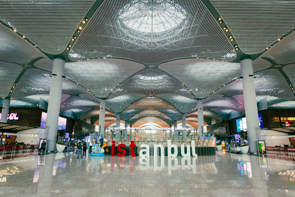 Dünyanın En Büyük Hava Aktarma Merkezleri Açıklandı: Heathrow Zirvede, İstanbul ve Frankfurt Yükselişte, © shutterstock