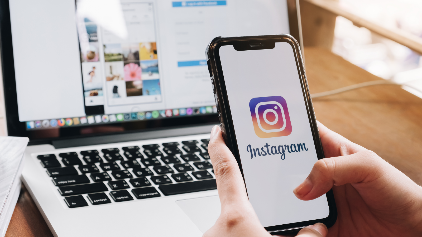 Yakında Instagram Hikâyelerinizi WhatsApp'tan da Paylaşabileceksiniz, © shutterstock