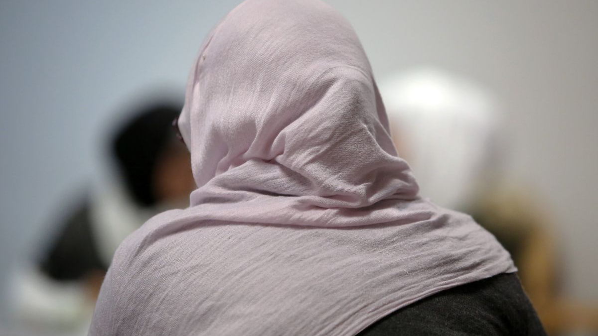 Bremen’de mahkemeden karar: Polis adayı görevde türban takabilecek!, © Fredrik von Erichsen/dpa